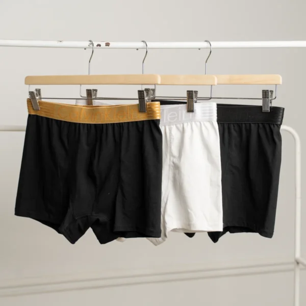 عرض 3 بوكسرات كالفن كلاين