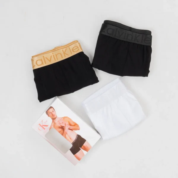 عرض 3 بوكسرات كالفن كلاين