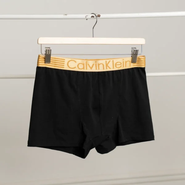 عرض 3 بوكسرات كالفن كلاين