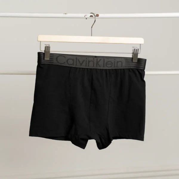 عرض 3 بوكسرات كالفن كلاين